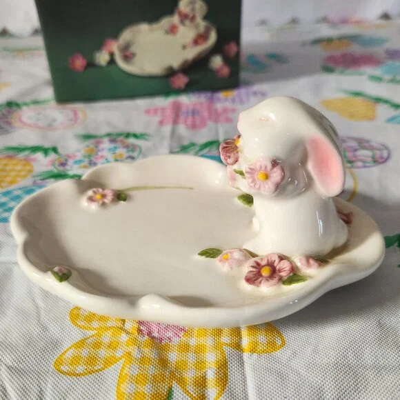Vintage Avon 🐰bunny💐 trinket tray Ceramic Dish Easter Rabbit Decor Bunny Luv - Picture 5 of 7